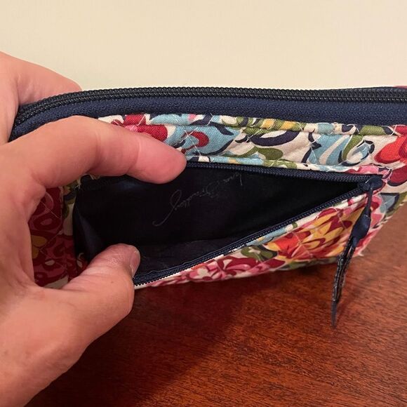 Vera Bradley Zip Around Wallet Hope Garden NWOT - Picture 4 of 9